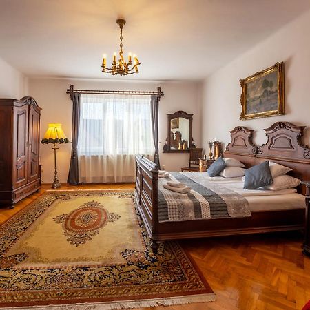 シギショアラ Casa Szabo Bed & Breakfast エクステリア 写真