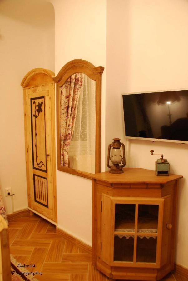シギショアラ Casa Szabo Bed & Breakfast エクステリア 写真