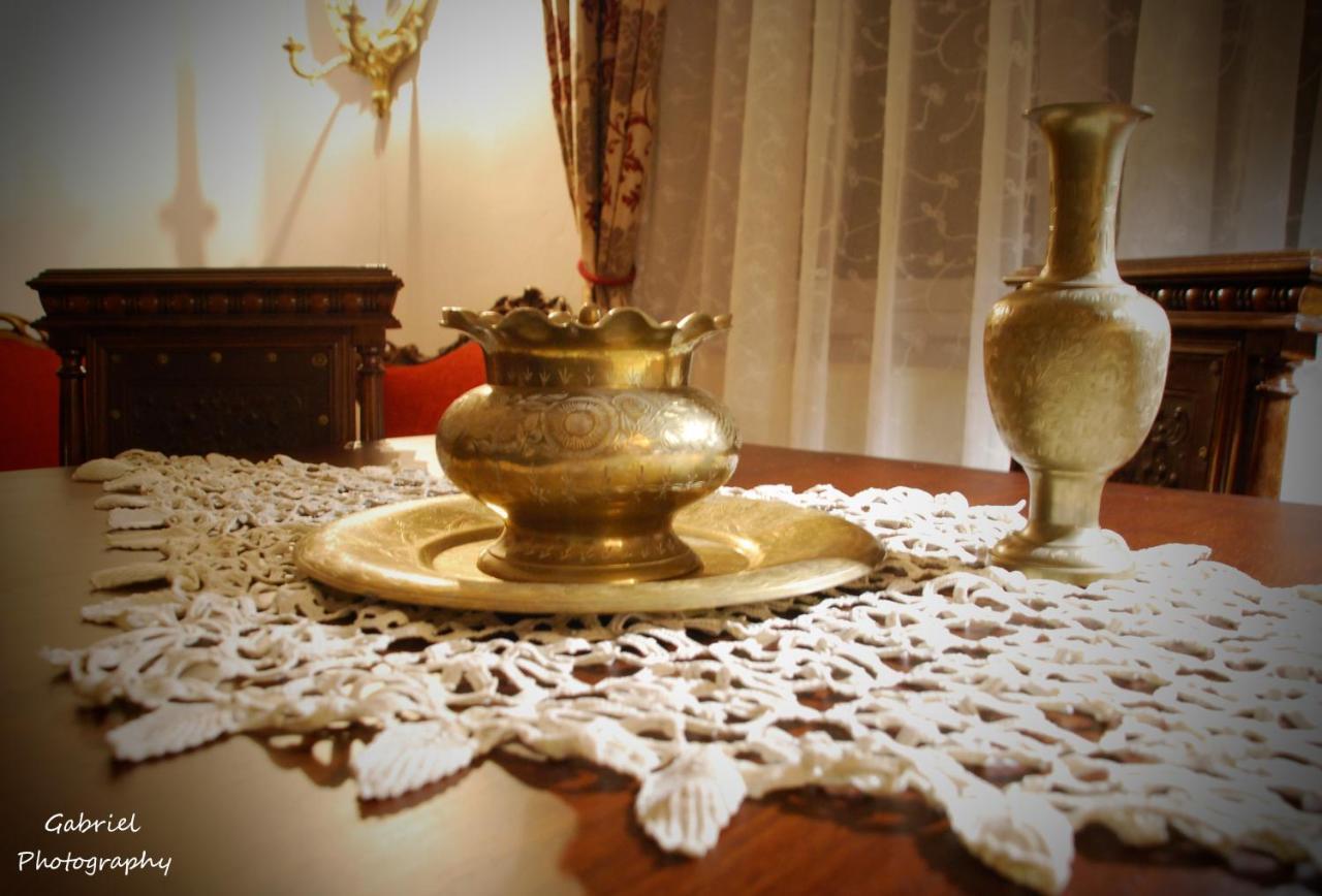 シギショアラ Casa Szabo Bed & Breakfast エクステリア 写真