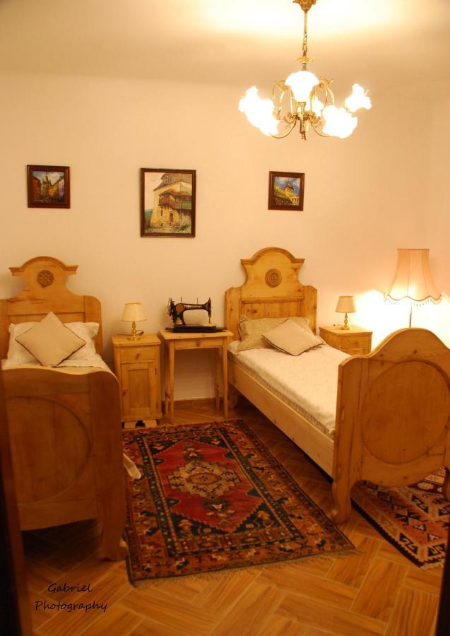 シギショアラ Casa Szabo Bed & Breakfast エクステリア 写真