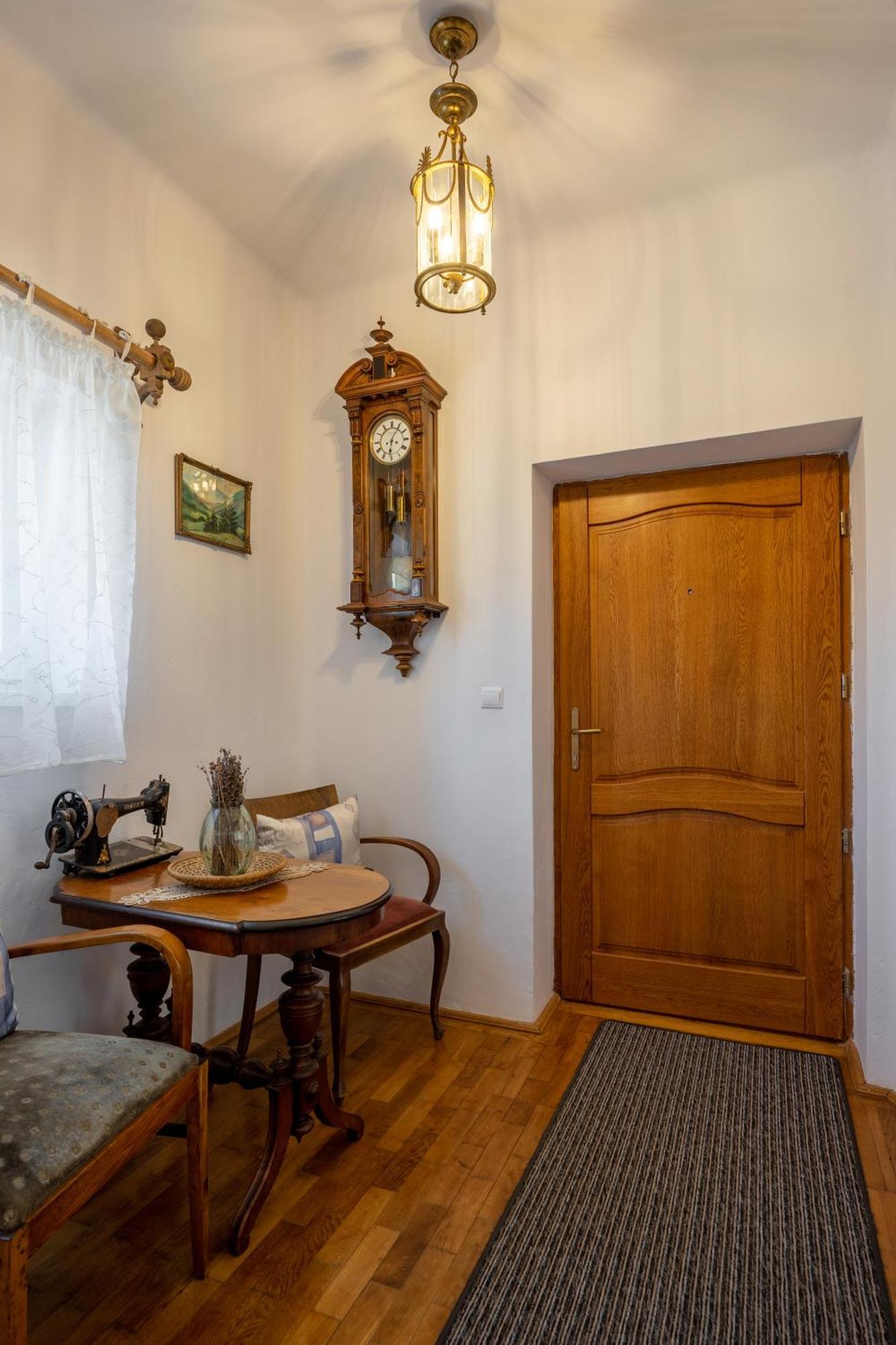シギショアラ Casa Szabo Bed & Breakfast エクステリア 写真