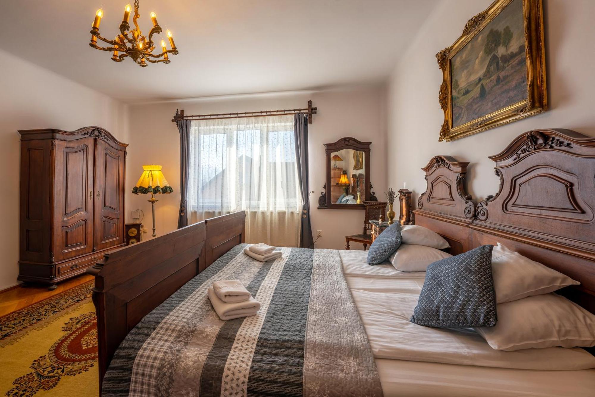 シギショアラ Casa Szabo Bed & Breakfast エクステリア 写真