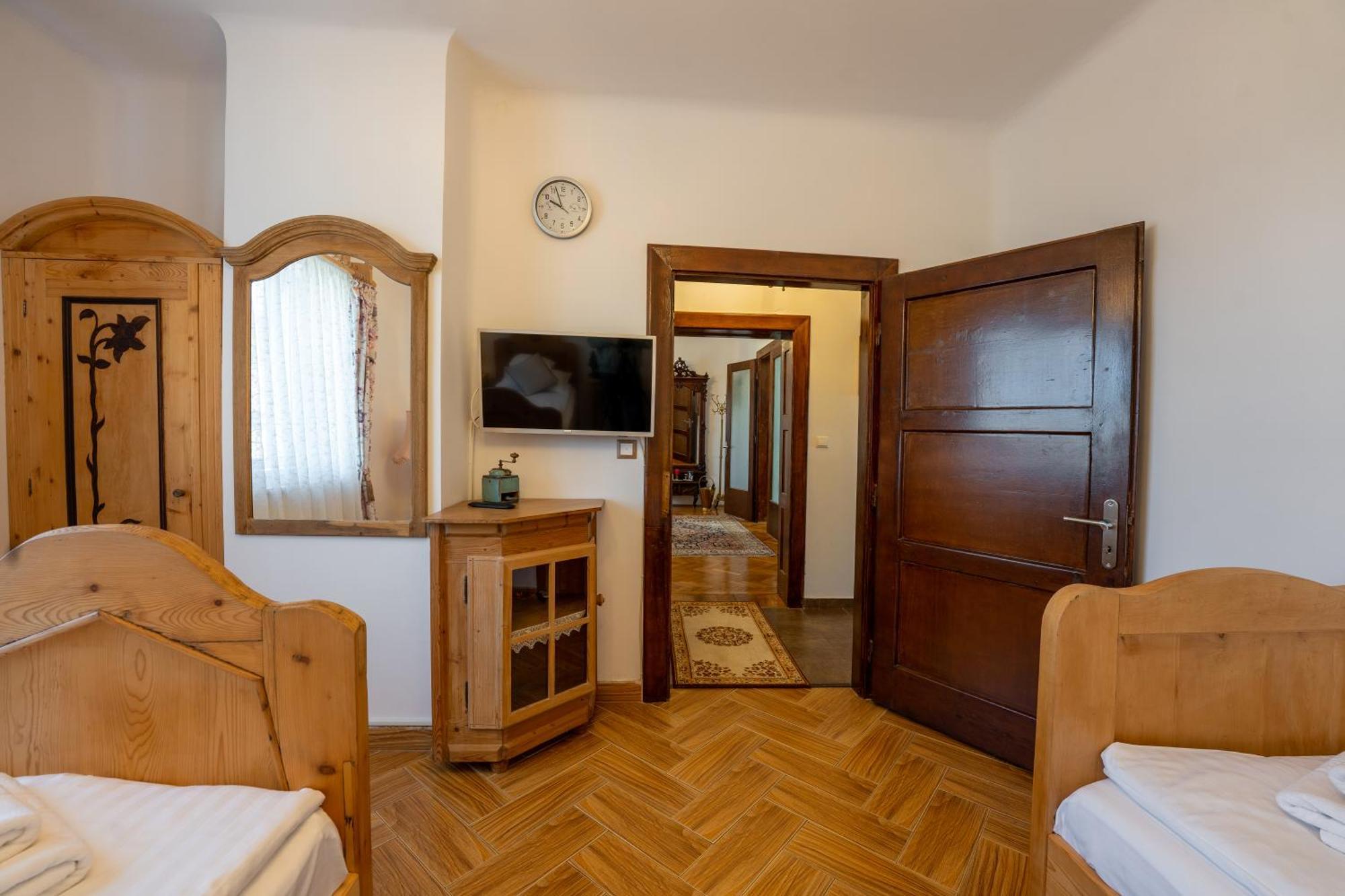 シギショアラ Casa Szabo Bed & Breakfast エクステリア 写真