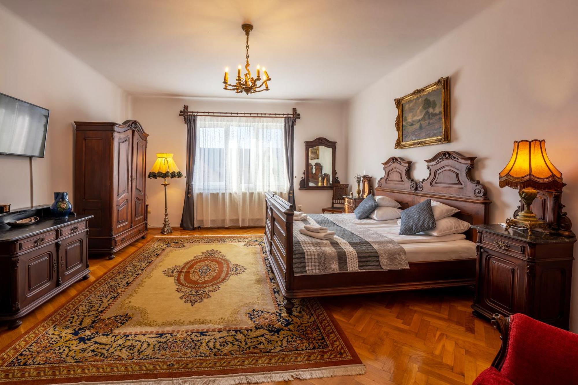 シギショアラ Casa Szabo Bed & Breakfast エクステリア 写真