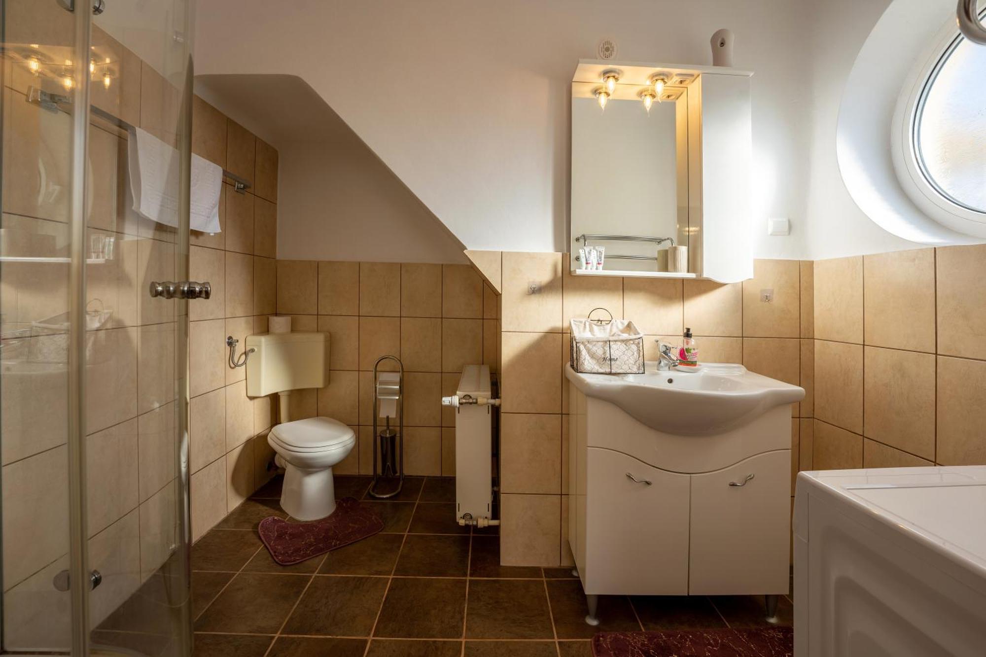 シギショアラ Casa Szabo Bed & Breakfast エクステリア 写真