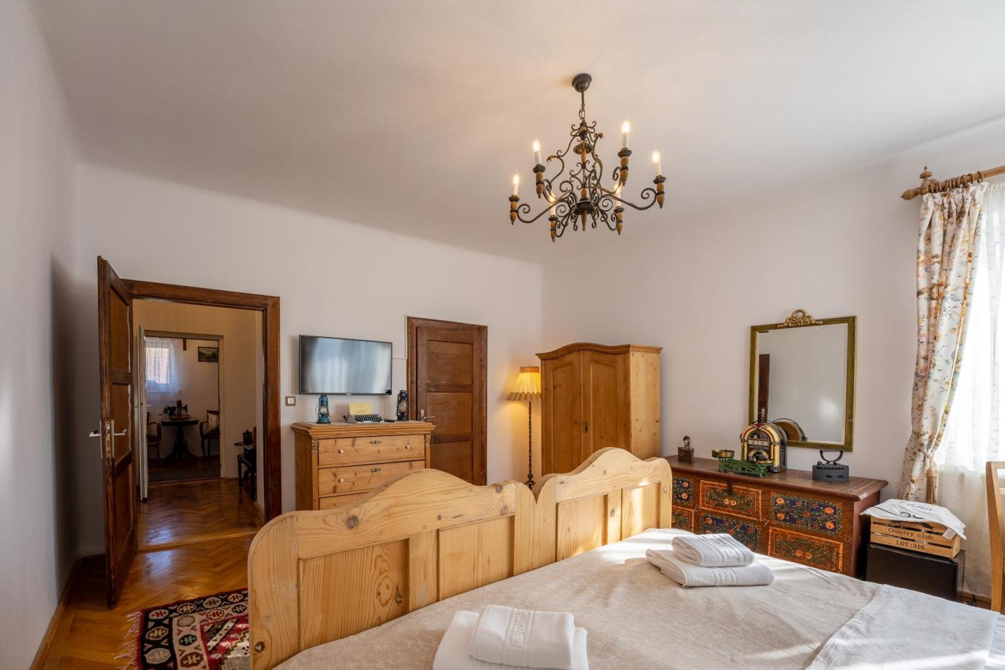 シギショアラ Casa Szabo Bed & Breakfast エクステリア 写真
