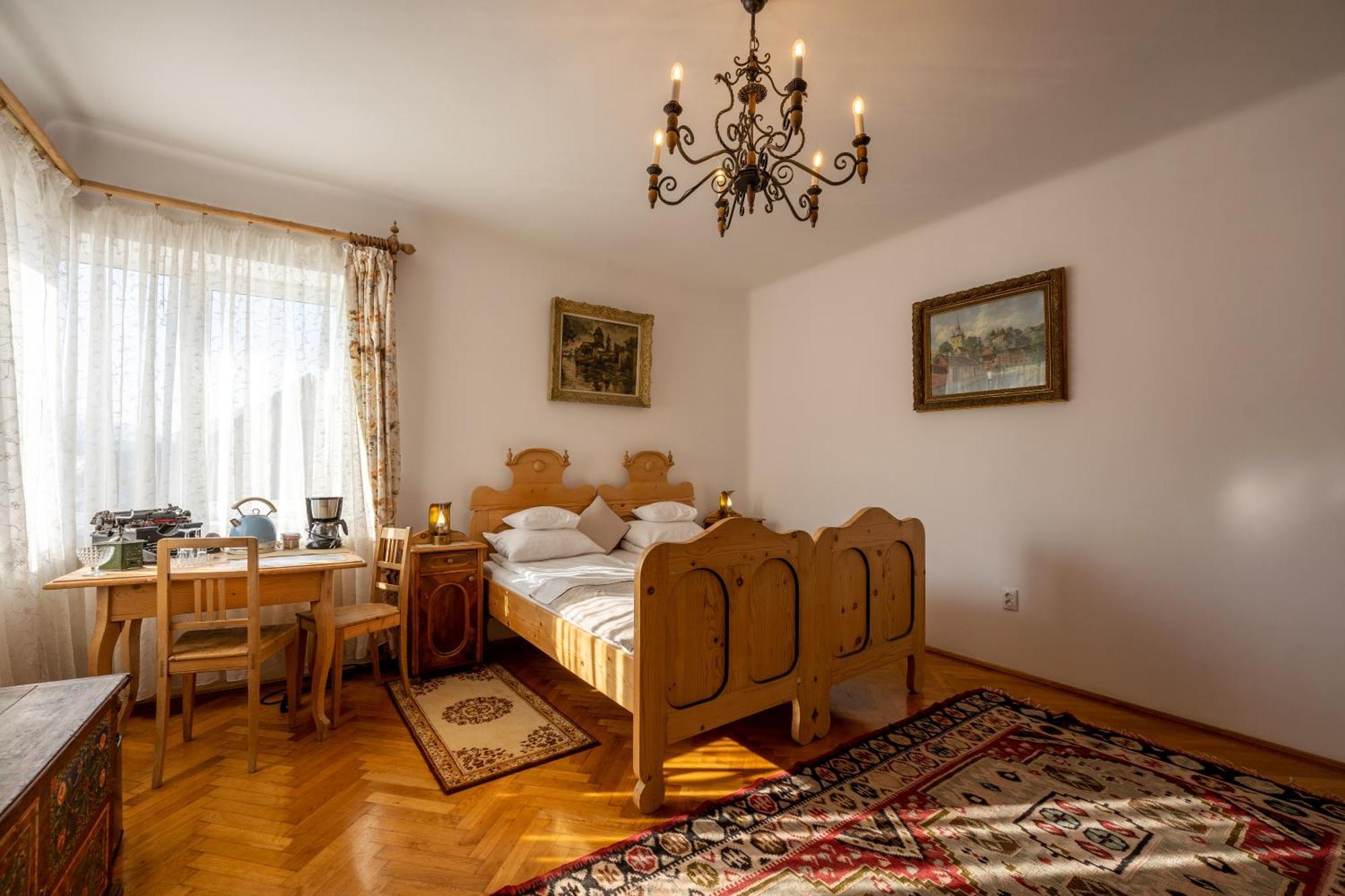 シギショアラ Casa Szabo Bed & Breakfast エクステリア 写真