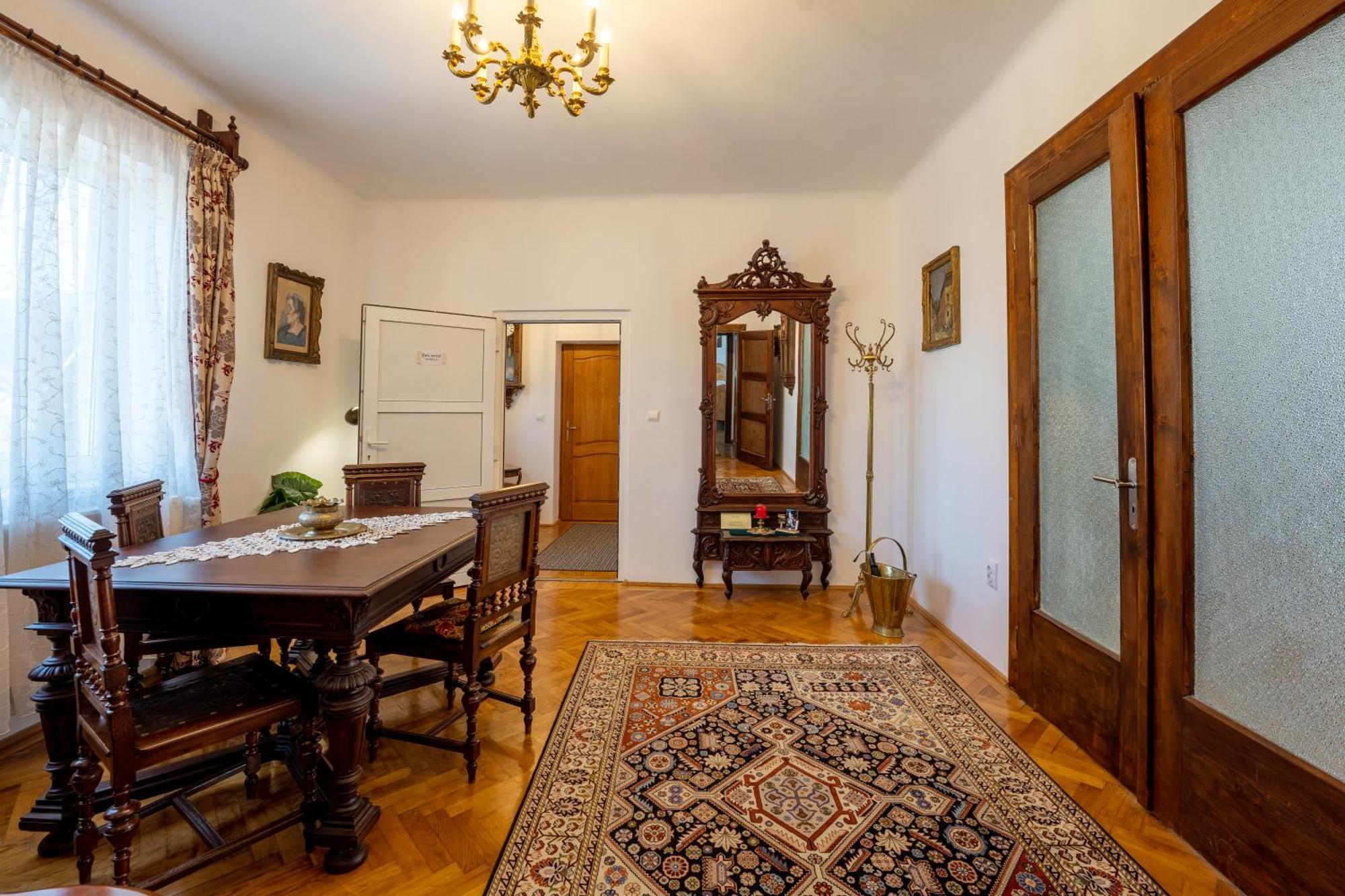 シギショアラ Casa Szabo Bed & Breakfast エクステリア 写真