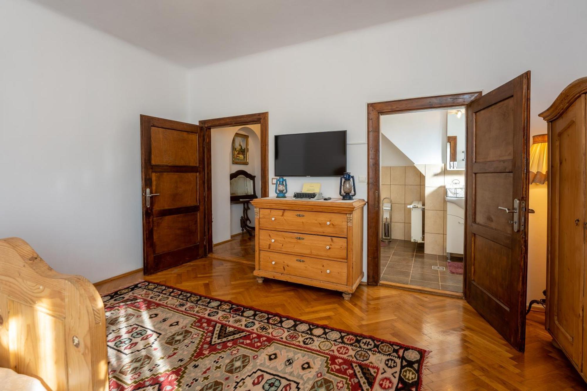 シギショアラ Casa Szabo Bed & Breakfast エクステリア 写真